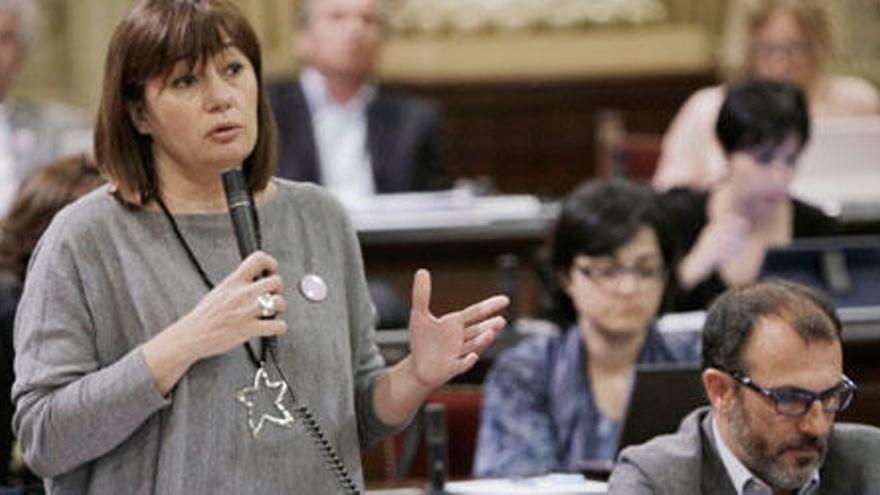 Francina Armengol hoy en el Parlament.