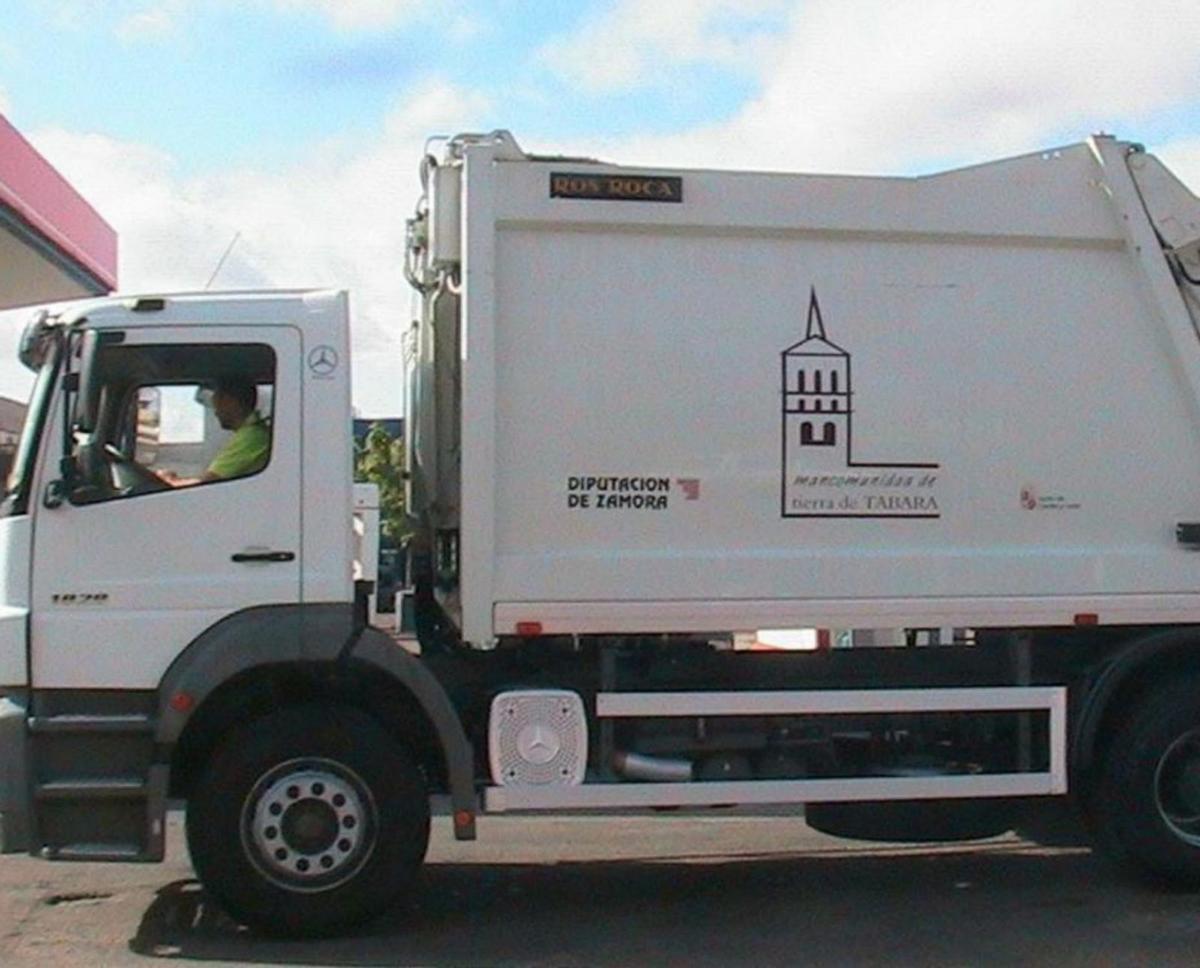 Camión destinado al servicio de basuras de la mancomunidad. | Ch. S.