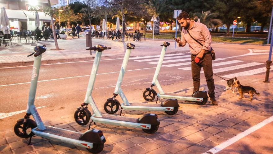 Los patinetes eléctricos de alquiler irrumpen en Alicante... por unas horas  - Información
