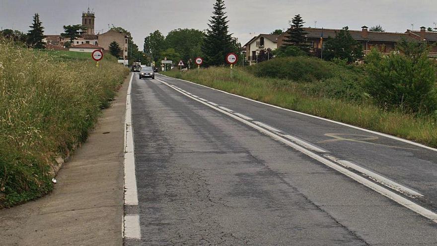 Vehicles circulant per la carretera C-59 al tram de Castellterçol