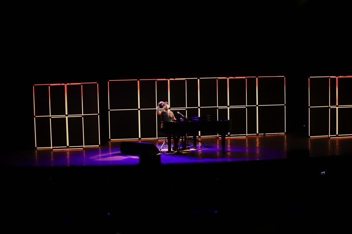 Pablo López encandila a sus fans en el Teatro de la Axerquía