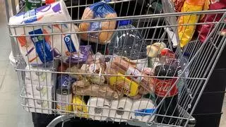 El truco del carrito: así es la 'trampa' de los supermercados para que gastes más dinero en tus compras