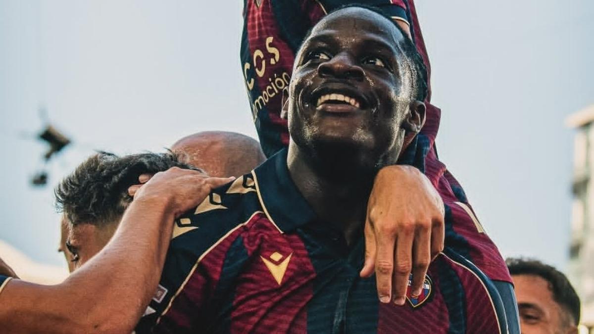 Etta Eyong's scoring debut with Levante