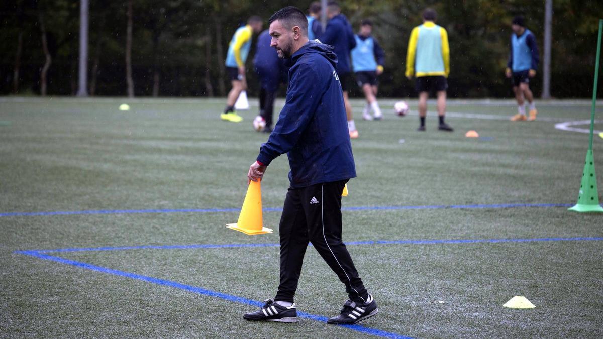 Michel Alonso en un entrenamiento de la SD Compostela