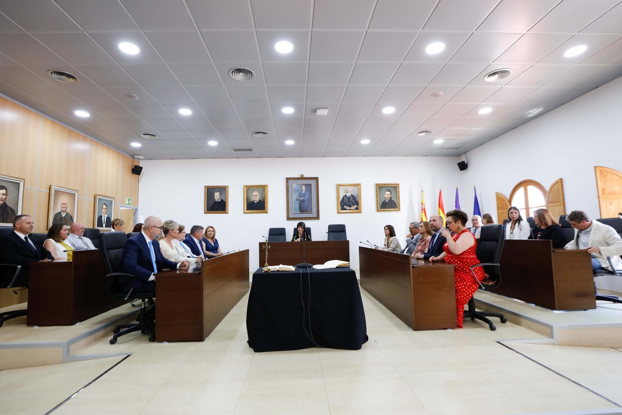 Galería de imágenes de la toma de posesión de Vicent Roig como alcalde de Sant Josep