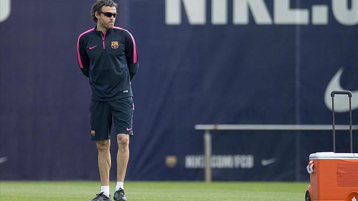 Luis Enrique, en un entrenamiento del Barça.