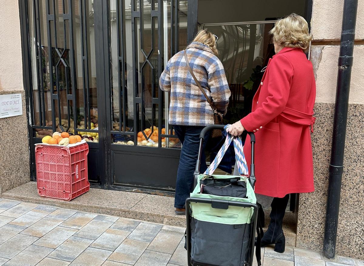 Imagen de archivo de la venta de naranjas en las puertas de las viviendas en Castelló.