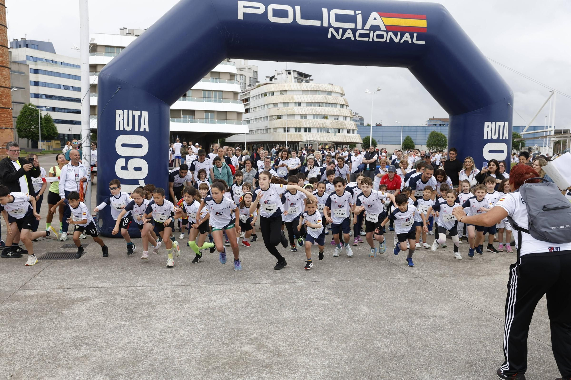 En imágenes: Gijón se vuelca con la "Ruta 091" de la Policía Nacional