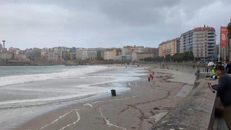 Tiempo otoñal y alerta por oleaje en A Coruña