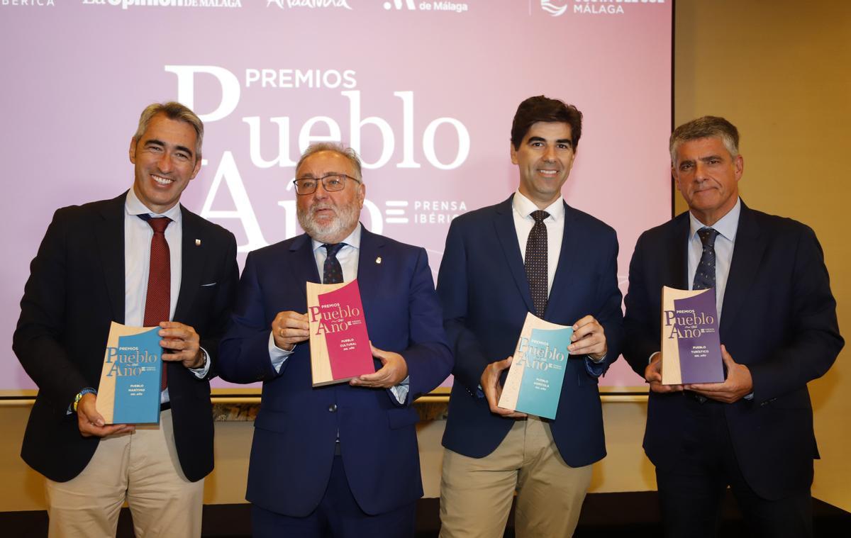 Los cuatro alcaldes de las localidades ganadoras: Benalmádena, Alhaurín de la Torre, Coín y Nerja