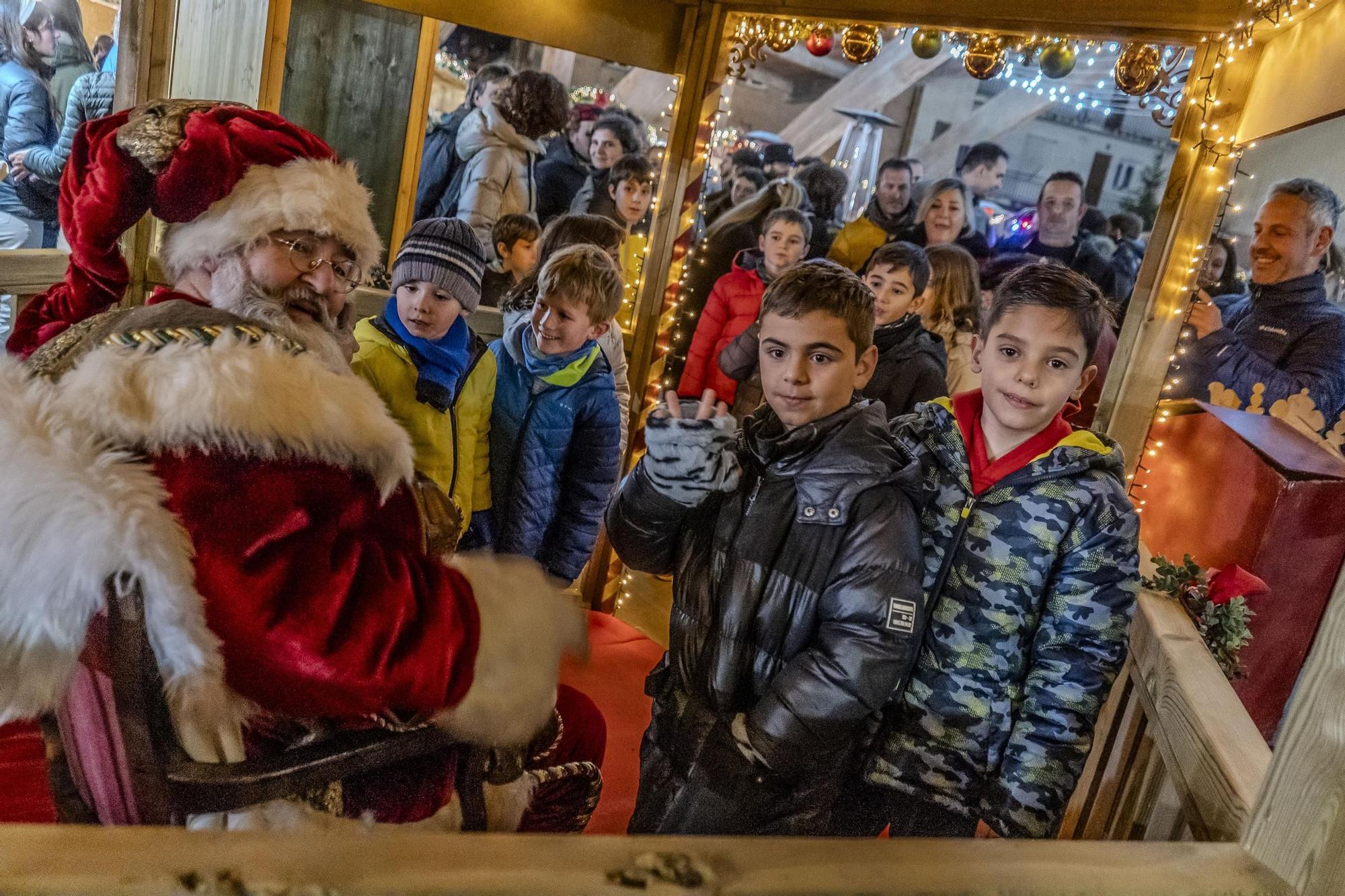 Sant Fruitós obre la pista de gel i el Mercat de Nadal