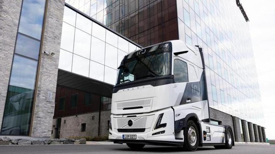 Volvo anticipa il suo centenario con un'edizione speciale del suo camion FH