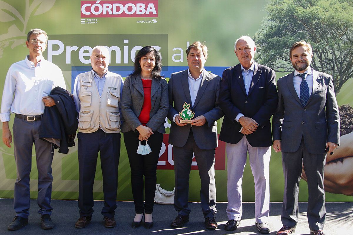 Ecovalia posa con su premio