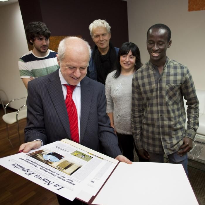 Entrega del "Asturiano del mes" a Abdou Karim