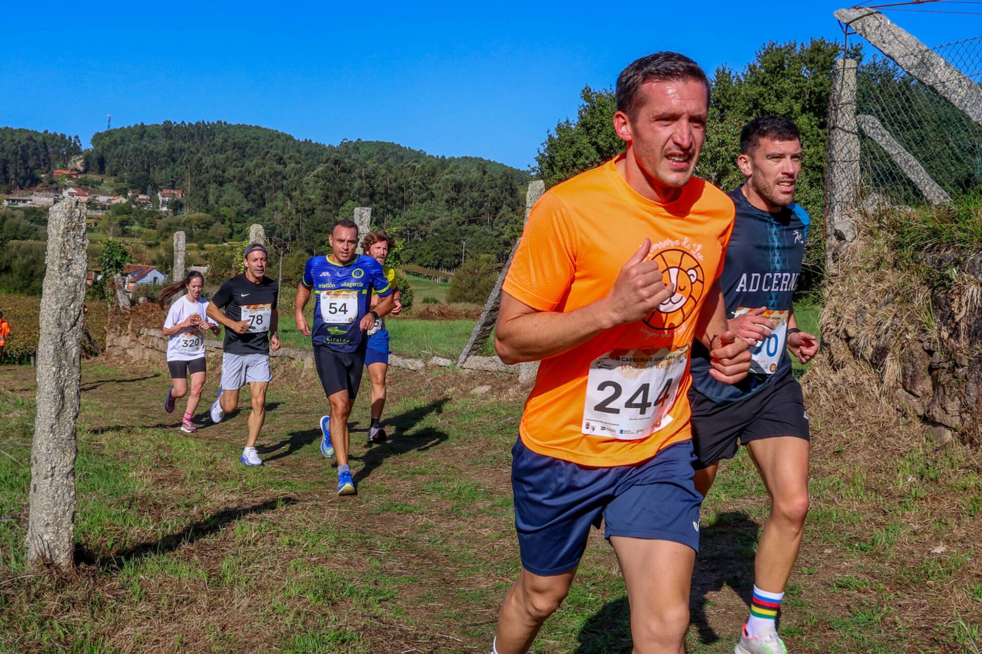 Andaina y carrera solidaria por niños como Leo Diz