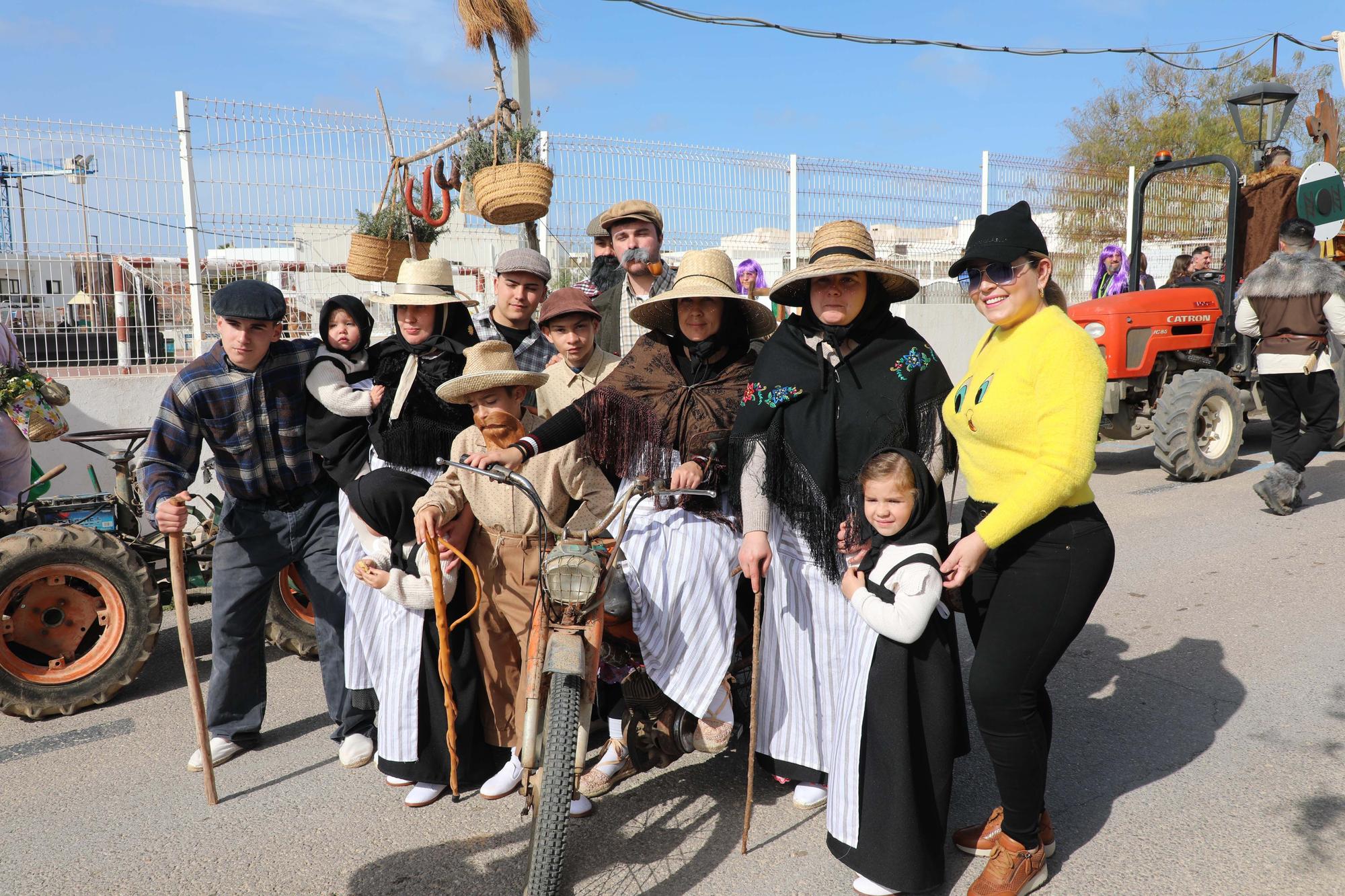 Todas las imágenes de la rúa de Carnaval en Formentera 2023