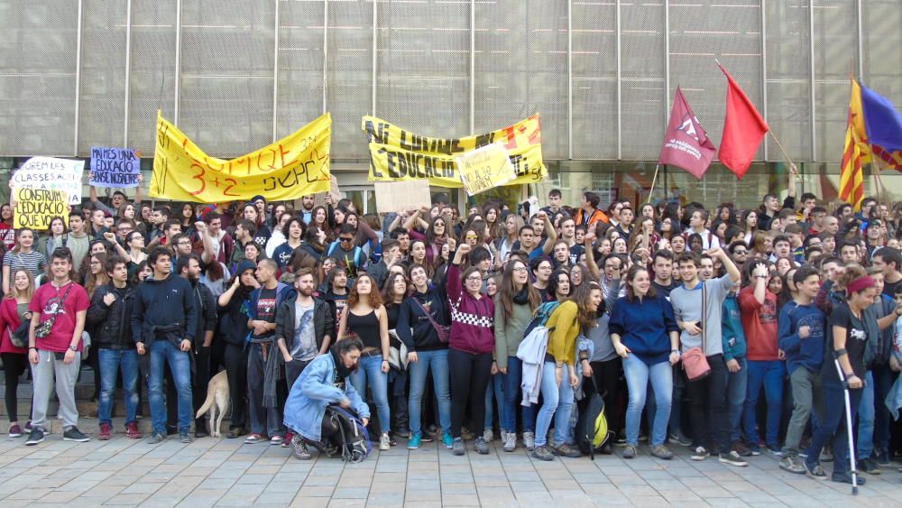 Manifestació 3+2 dels estudiants gironins