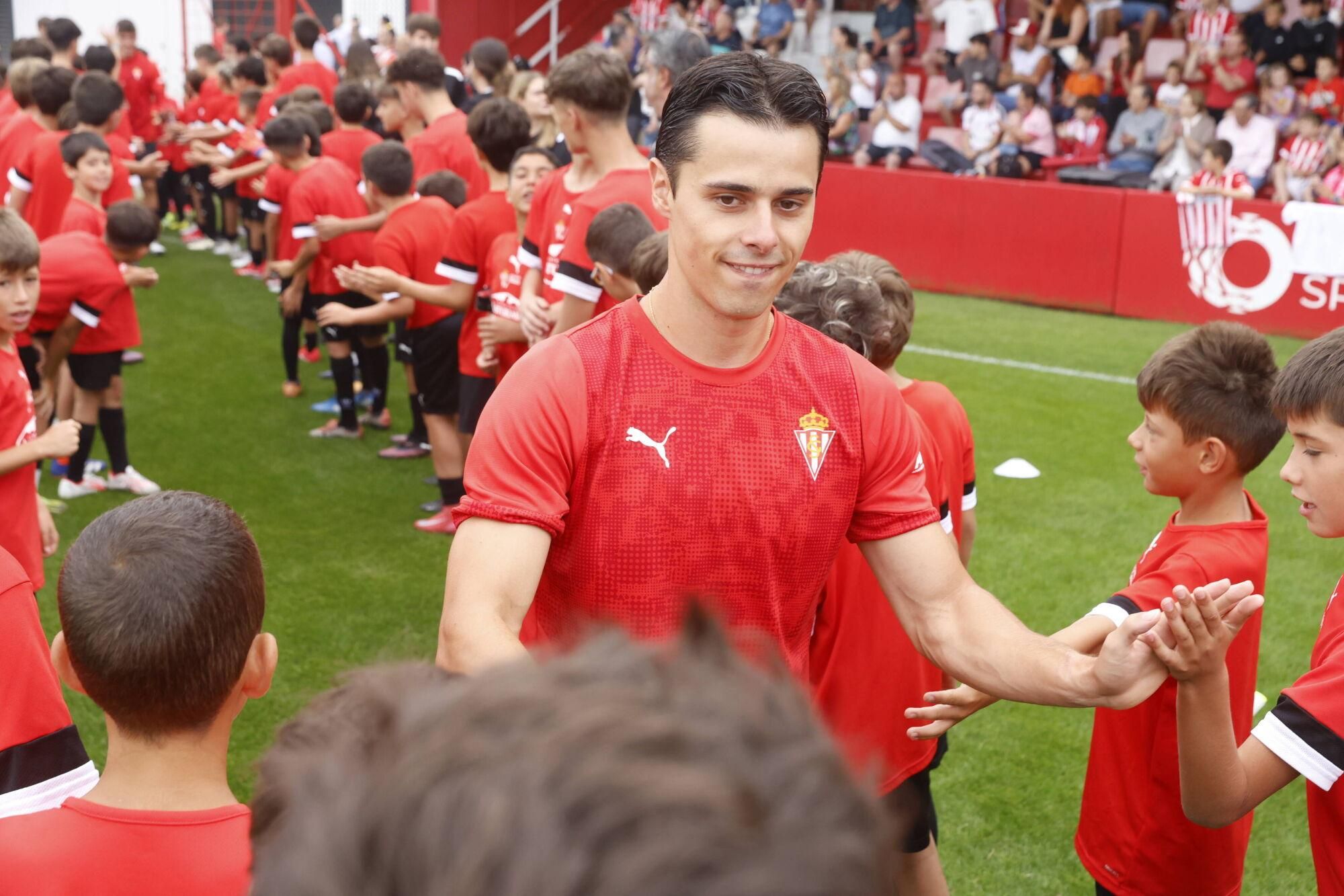 Mareo. Inicio de los entrenamientos del Sporting. A ves si nos dejan hacer las clásicas fotos de plantilla, los nuevos, los canteranos, el cuerpo técnico