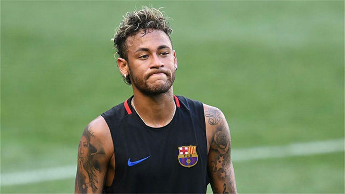 Neymar nos presenta a su nueva novia en plena Navidad