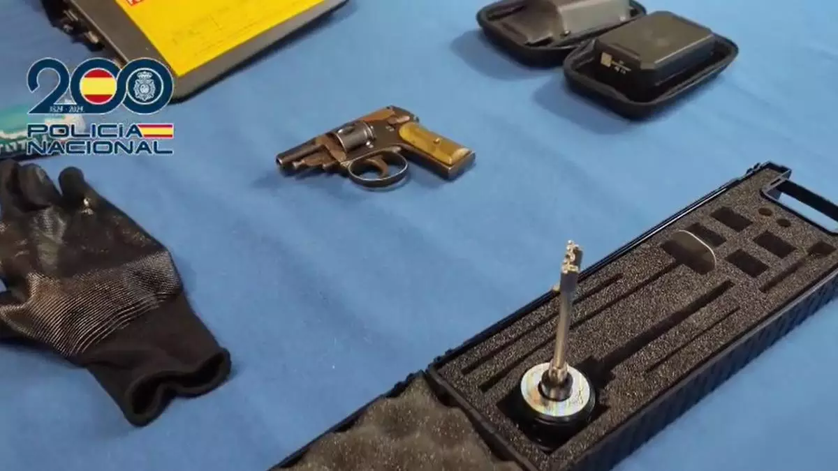 El botín y las armas de la banda criminal que robó en Alejandro Moda