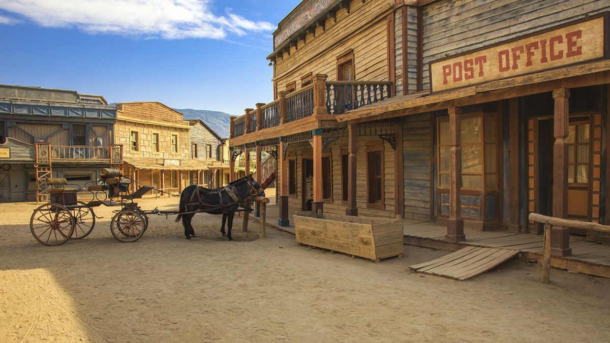 Los antiguos poblados del oeste recuerdan el pasado cinematográfico de Tabernas, uno de los grandes atractivos del municipio.