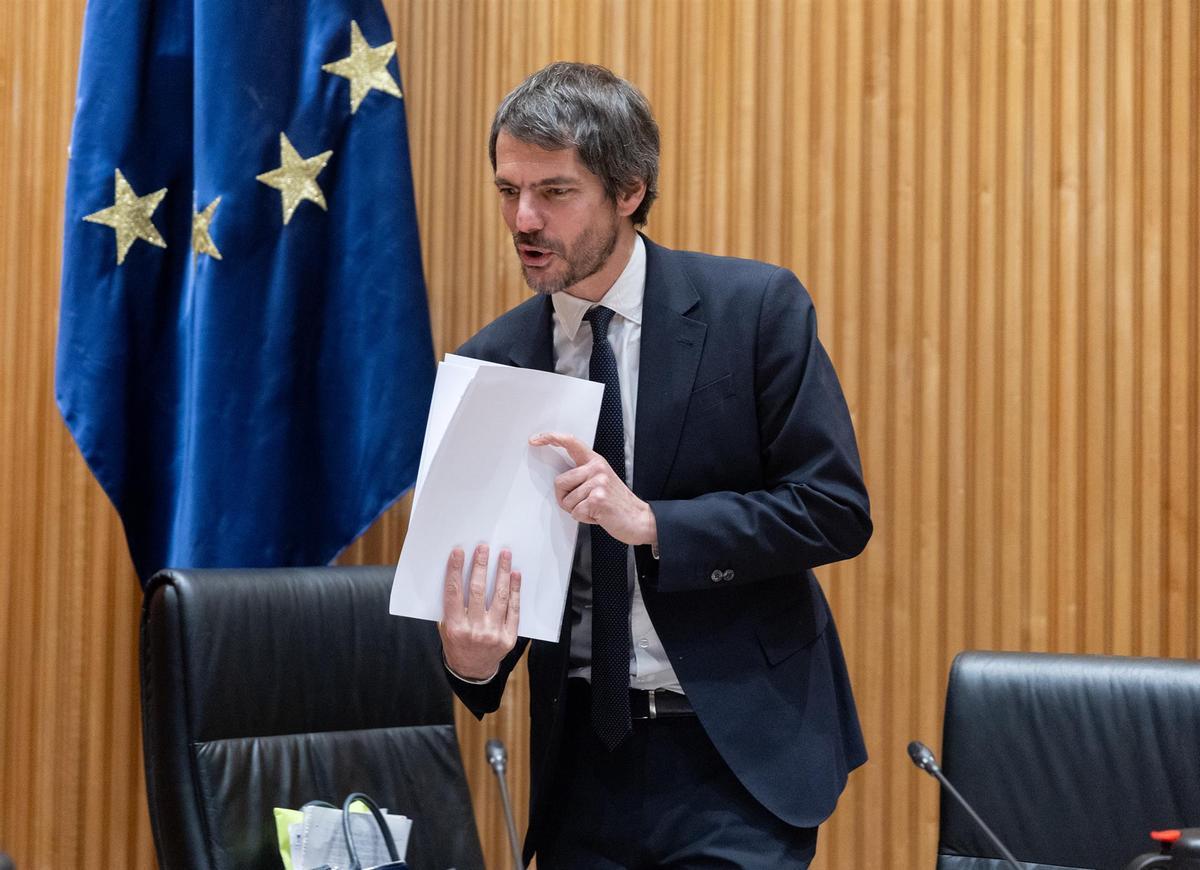 El ministro de Cultura, Ernest Urtasun, a su llegada a la Comisión de Cultura, en el Congreso de los Diputados.