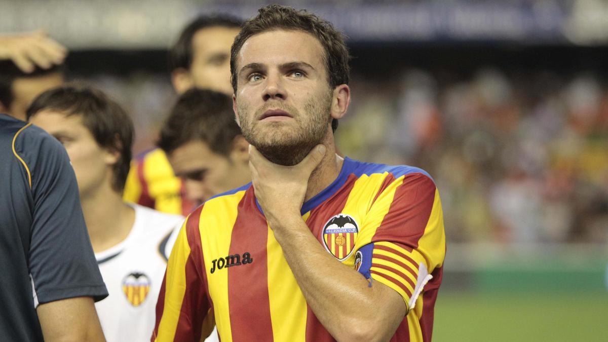 Juan Mata con la camiseta del Valencia