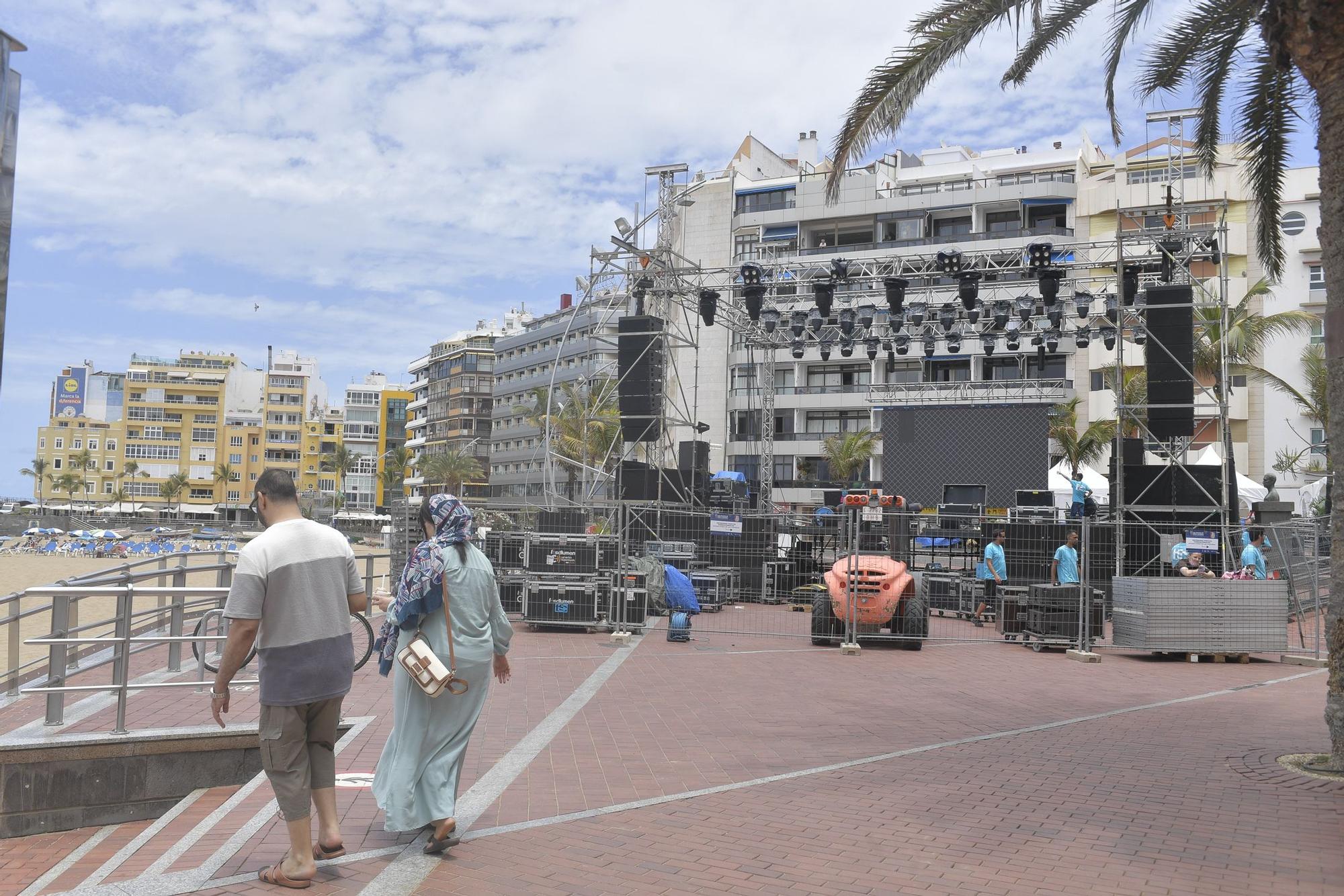 Preparativos para la Noche de San Juan en Las Canteras