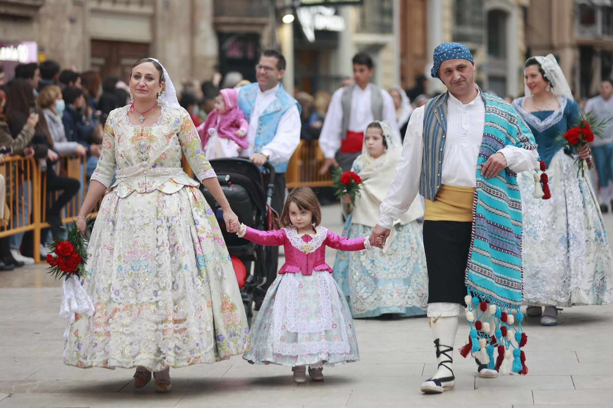 Búscate en el segundo día de ofrenda por la calle Quart (entre las 18:00 a las 19:00 horas)