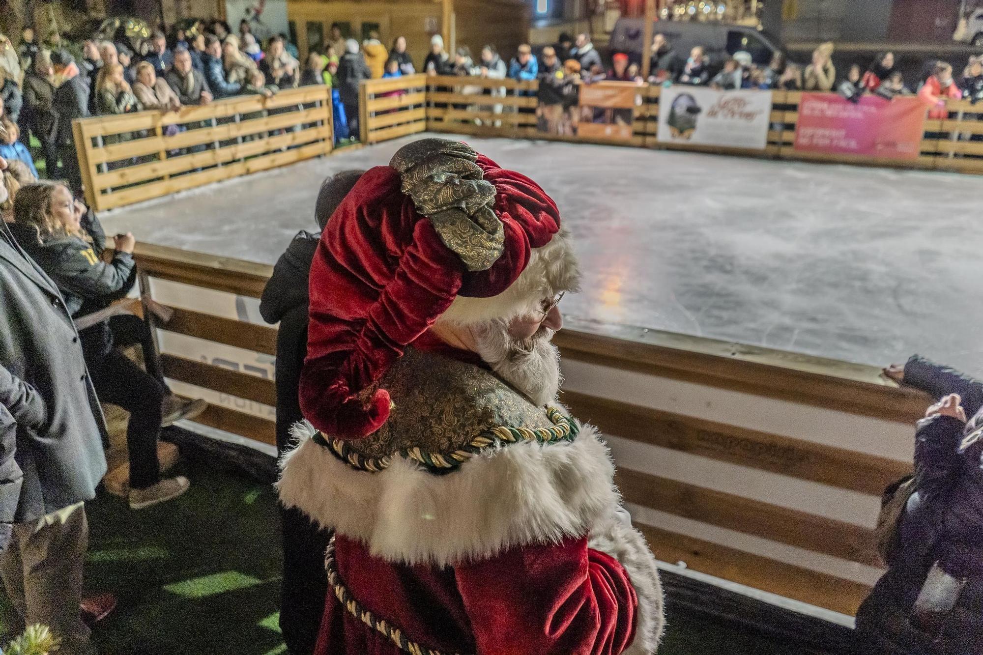 Sant Fruitós obre la pista de gel i el Mercat de Nadal