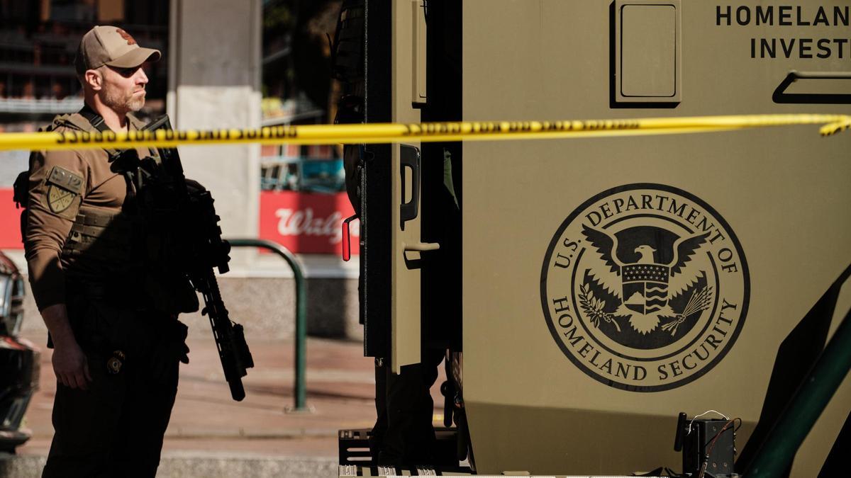 El atacante de Nueva Orleans actuó solo y estaba inspirado por el EI, asegura el FBI