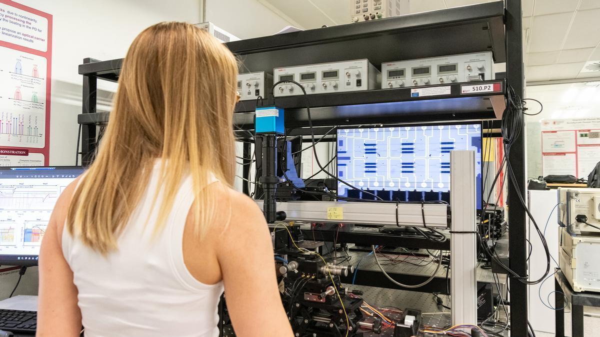 El nuevo Grado en IA formará a especialistas capaces de liderar proyectos tecnológicos desde una perspectiva ética y crítica.