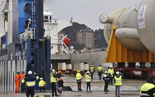 El muelle de Valliniello se reinventa como taller de acabado de piezas de calderería