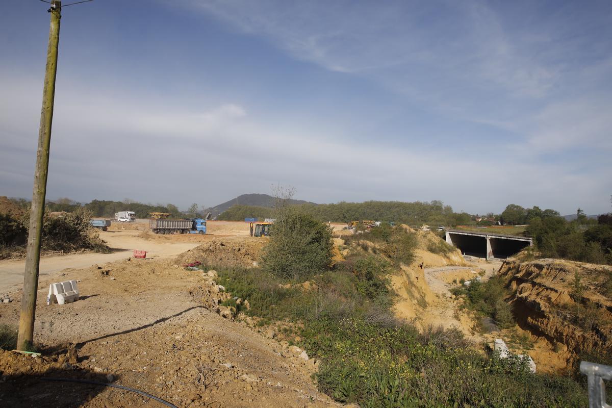 Despliegue y avance de las obras de Amazon en la parcela de Bobes