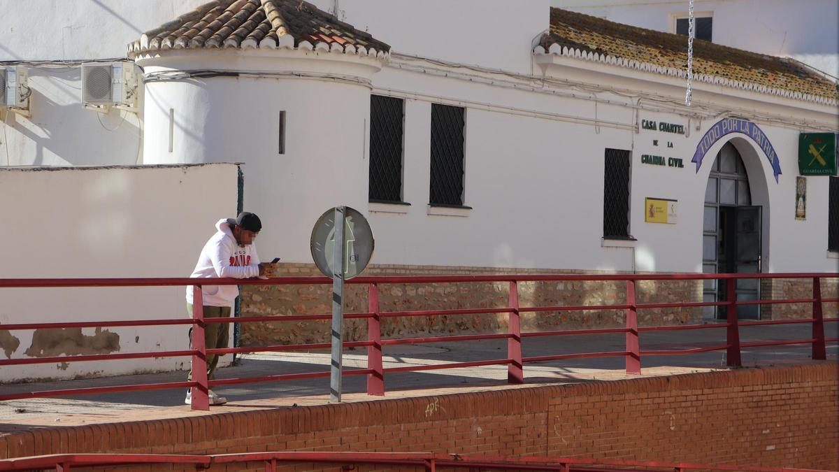 Cuartel guardia civil de Silla donde se puso a orinar el detenido.