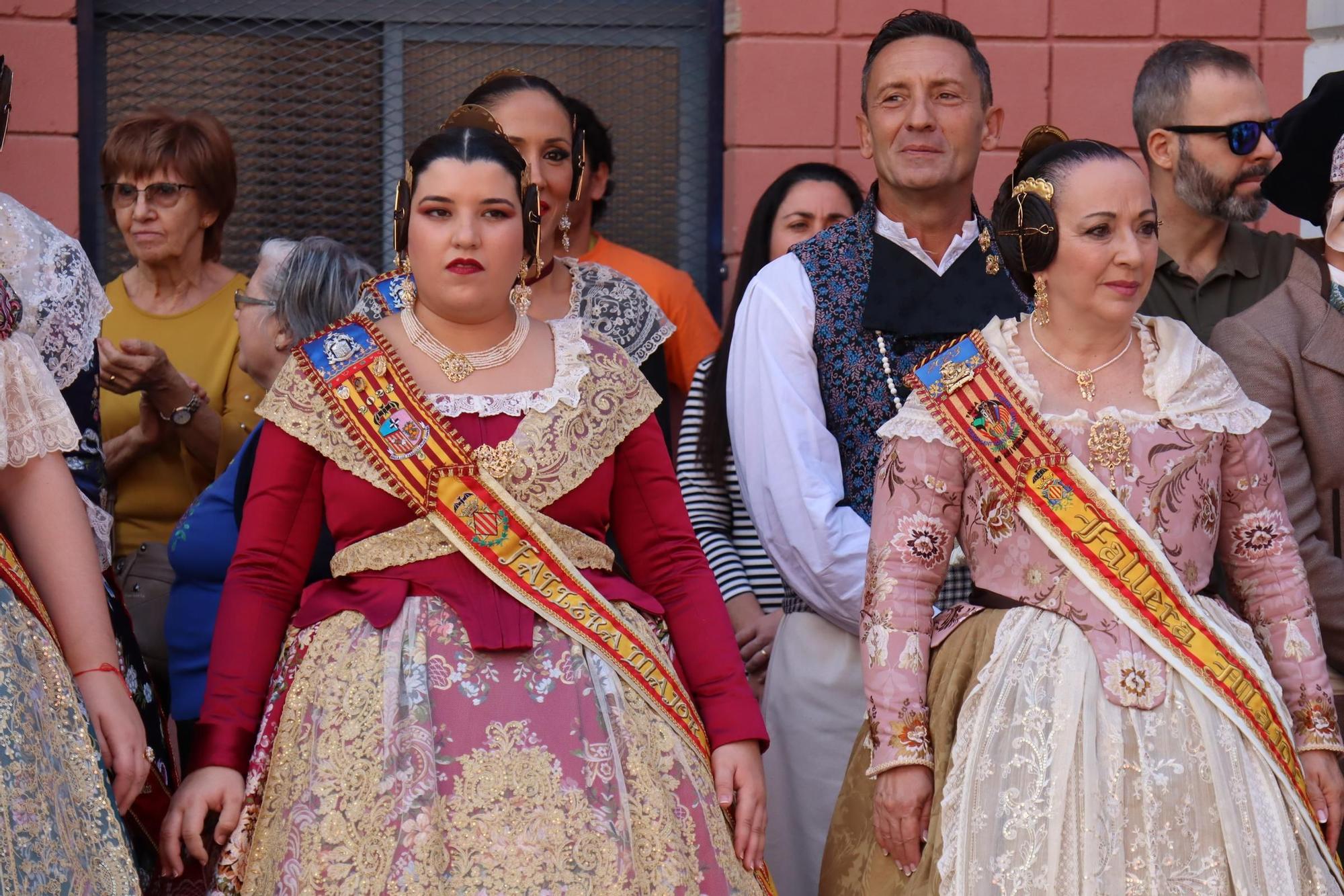 María Estela, la corte, Quart y Xirivella honran a la senyera más viajera de las Fallas