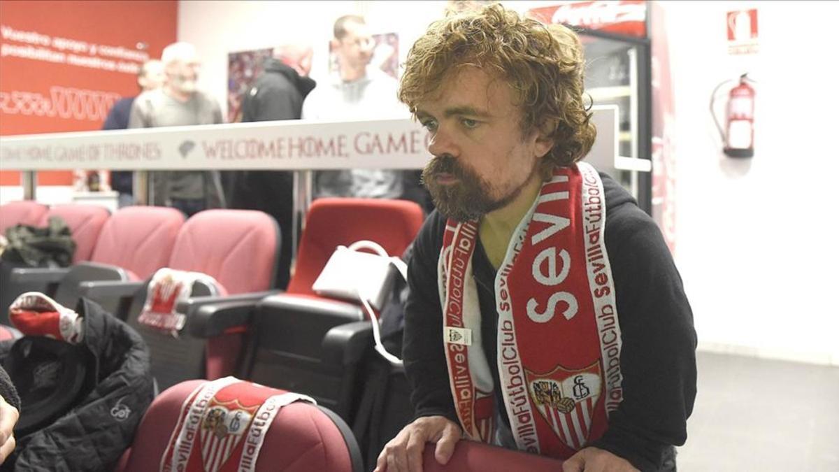 Tyrion Lannister con la bufanda del Sevilla