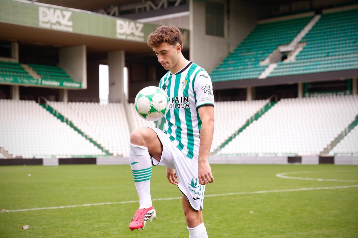 Mikel Goti, presentado como nuevo jugador del Córdoba CF