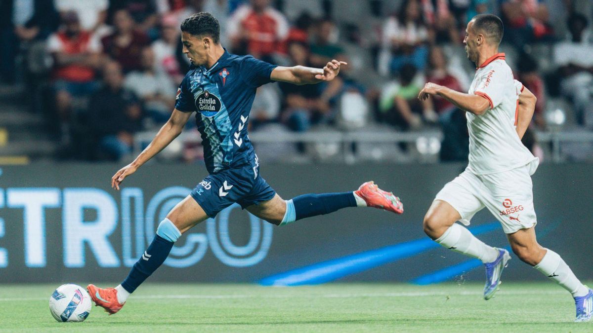 Jones El-Abdellaoui golpea la pelota para marcar al Braga.