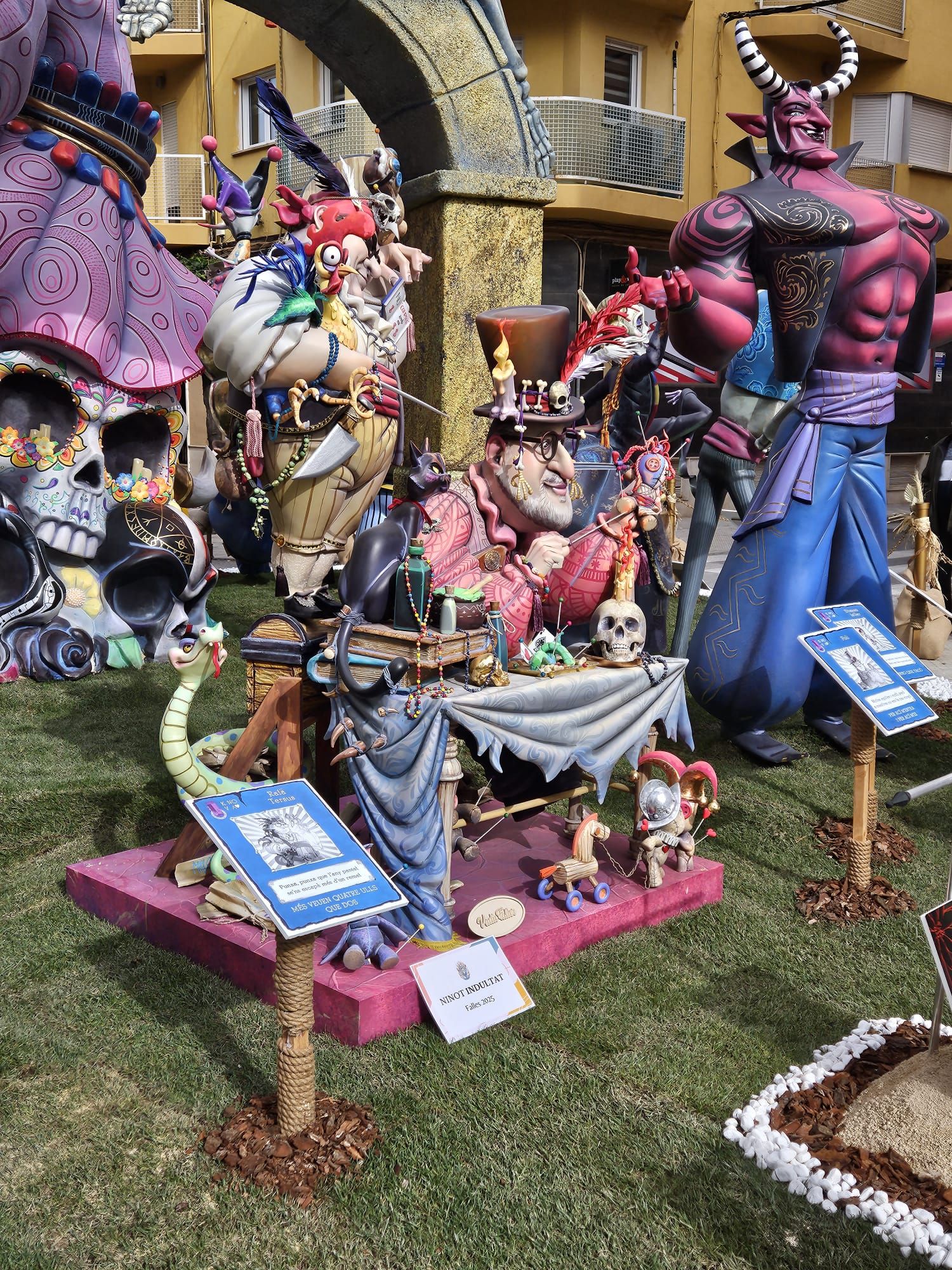 Así es "Voodoo", la mejor falla de Carcaixent