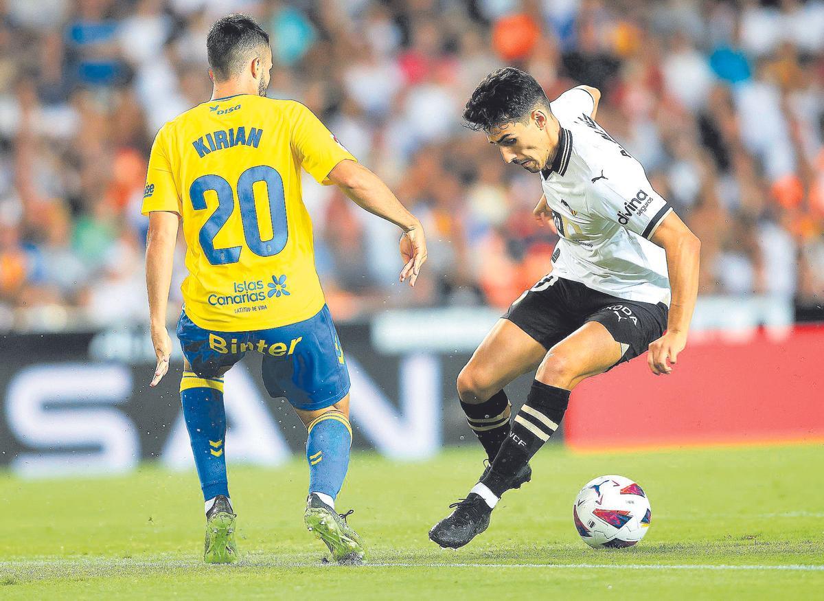 André Almeida ante Las Palmas en uno de sus primeros partidos antes de lesionarse