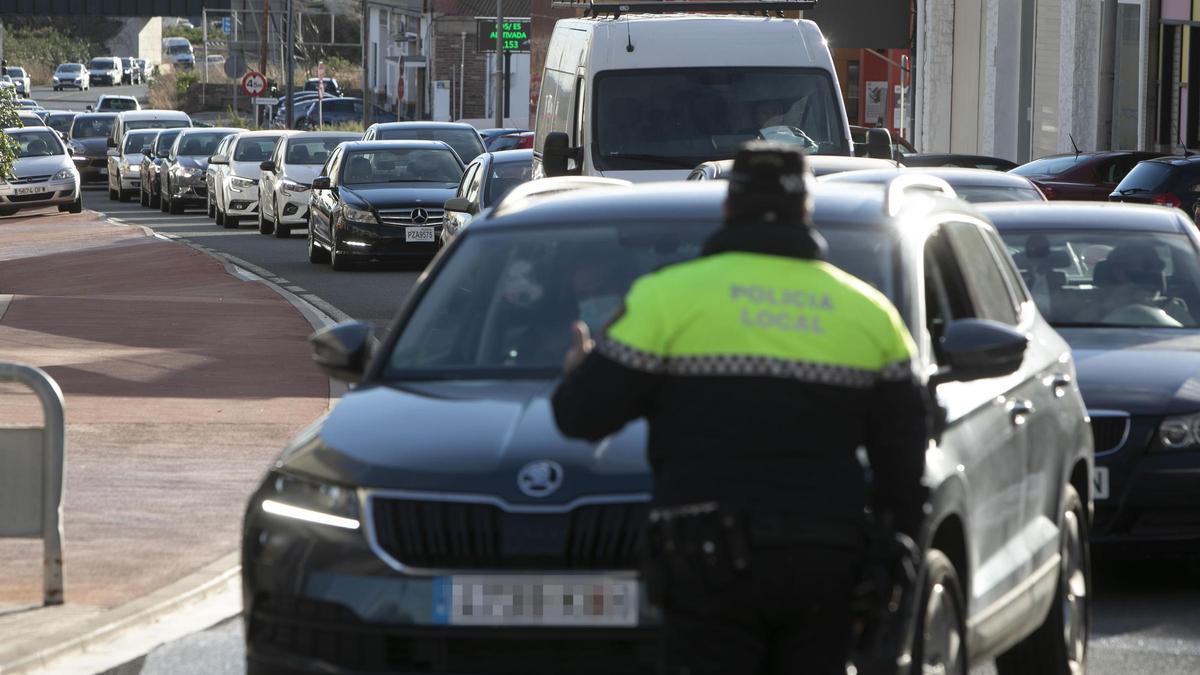 Un control de la Policía Local de Sagunt.