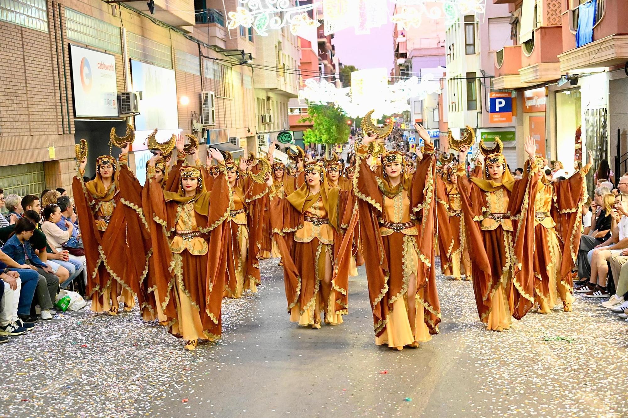 El esplendor de la Entrada Mora conquista Crevillent