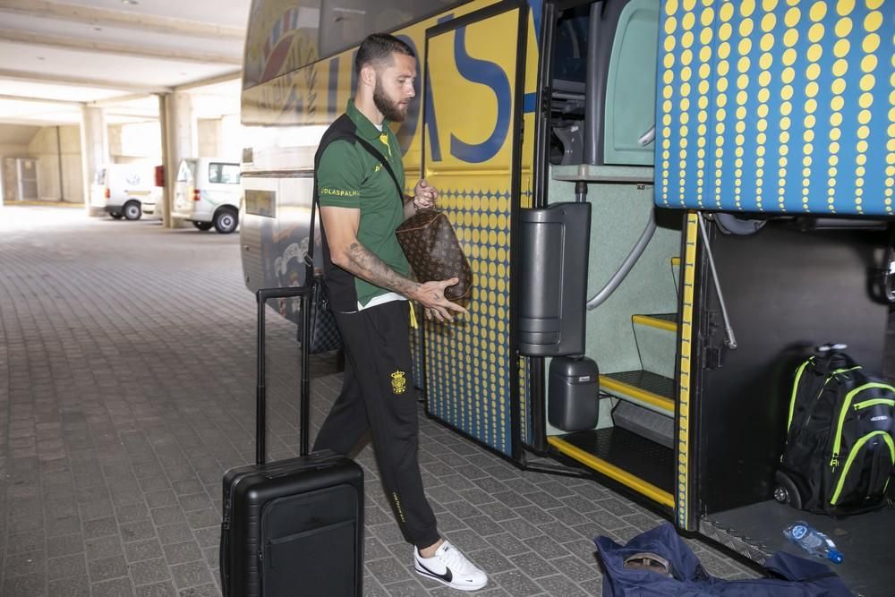 Rueda de prensa y salida de la UD Las Palmas para disputar el partido contra el Reus