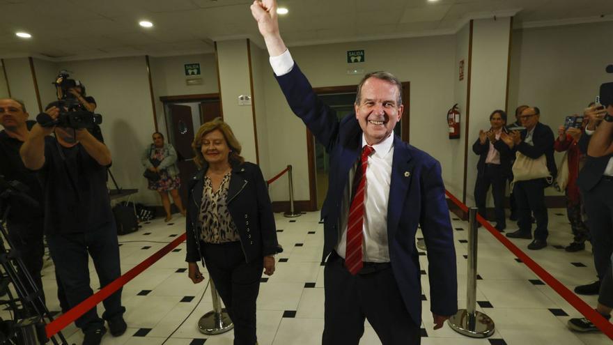 Abel Caballero celebra la tercera mayoría absoluta tras ganar las elecciones municipales