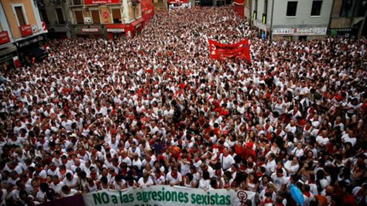 Manifestación de rechazo a la violación de una joven.