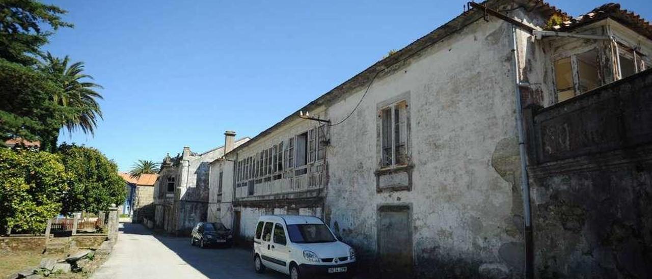 Antigua casa de Goday en A Illa, que el Concello quiere rehabilitar en este mandato. // Iñaki Abella