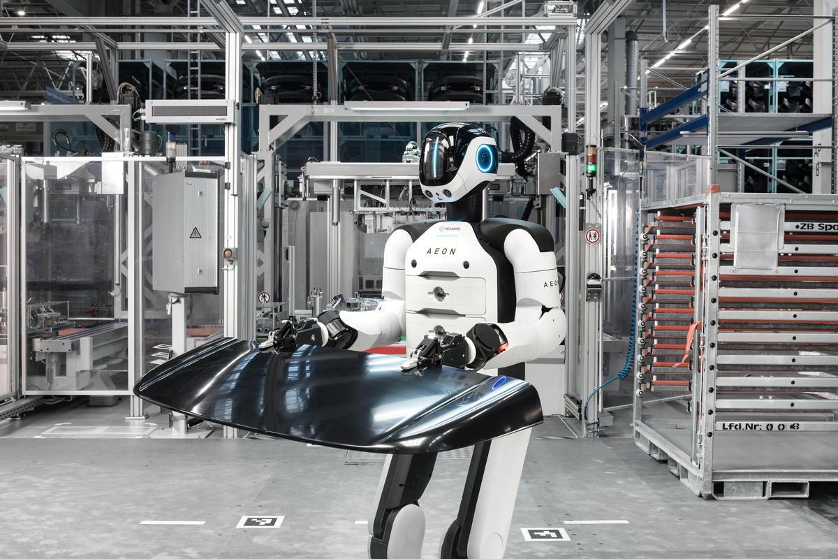 Ya llegan los robots: BMW utilizará humanoides en su producción en Europa