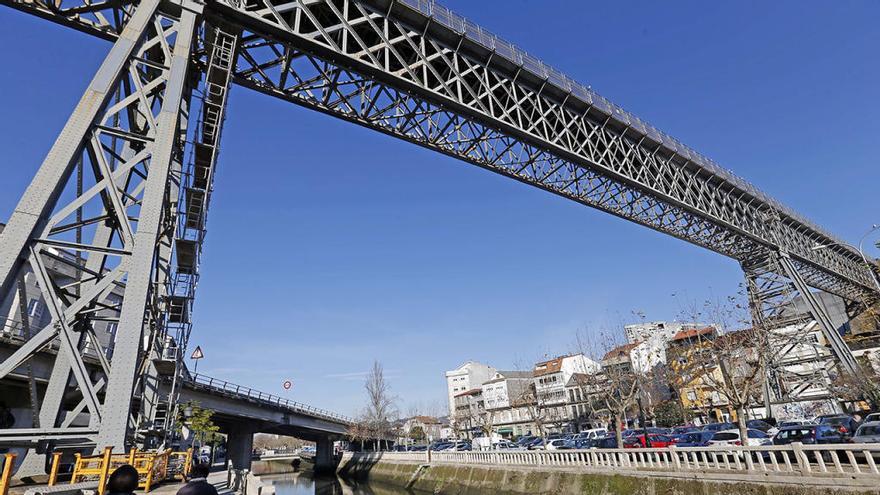 El viaducto de Redondela, que estará en obras, en una foto de archivo // Marta G. Brea