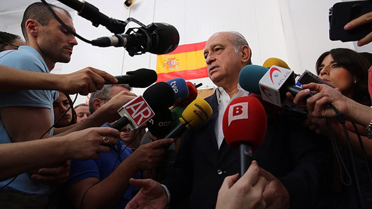 Jorge Fernández Díaz, sobre les gravacions amb Daniel de Alfonso: Avui m’ha passat a mi, però demà li pot passar a un altre. El ministre de l’Interior assegura mantenir amb Daniel de Alfonso una relació exclusivament institucional.